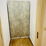 Apartament тутхон