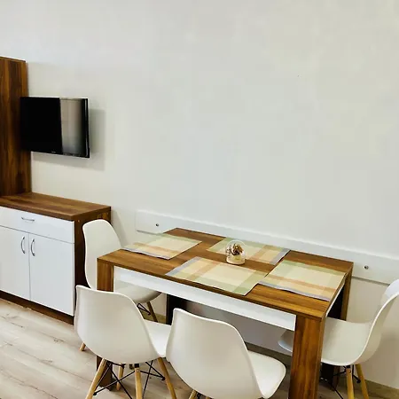 тутхон Apartman *