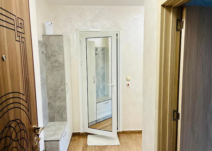 Apartment тутхон